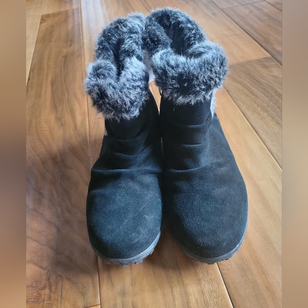 Khombu Black Boots
